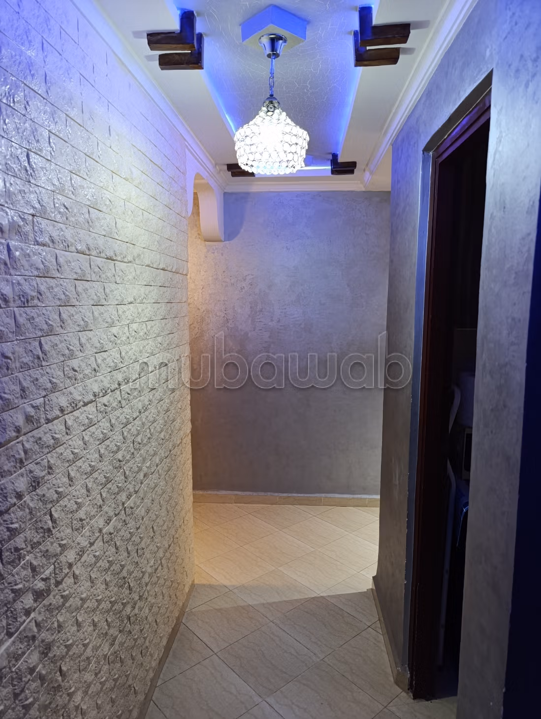 Venta de un apartamento en el barrio de Al-Farah. 23 piezas increíbles. Amueblado