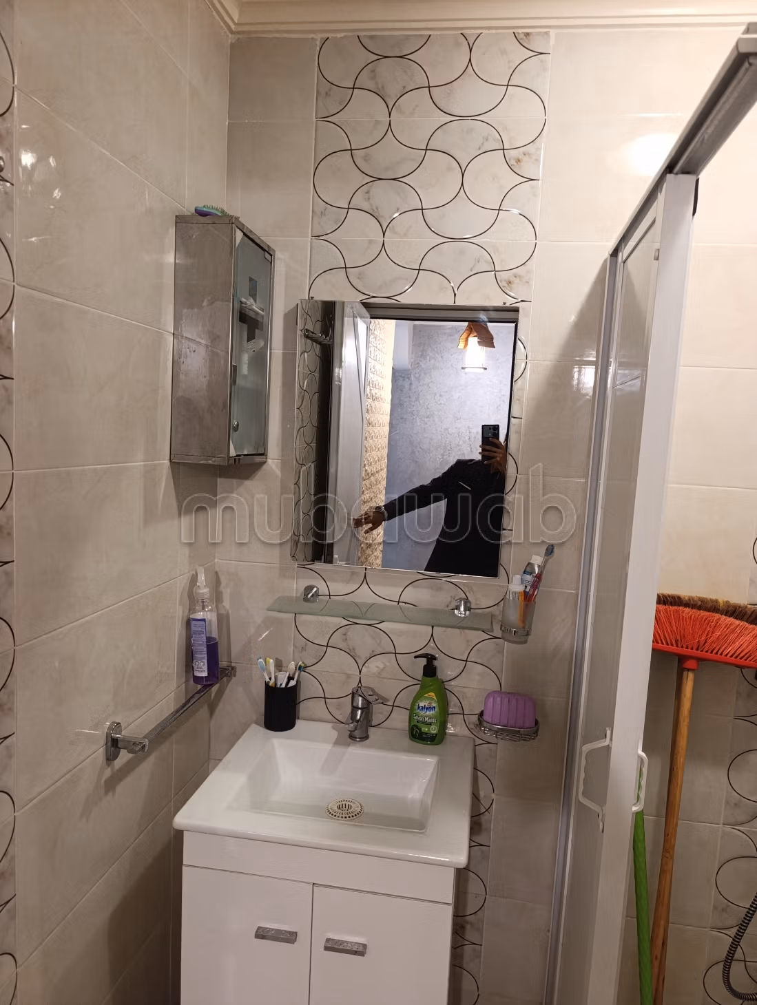 Venta de un apartamento en el barrio de Al-Farah. 23 piezas increíbles. Amueblado
