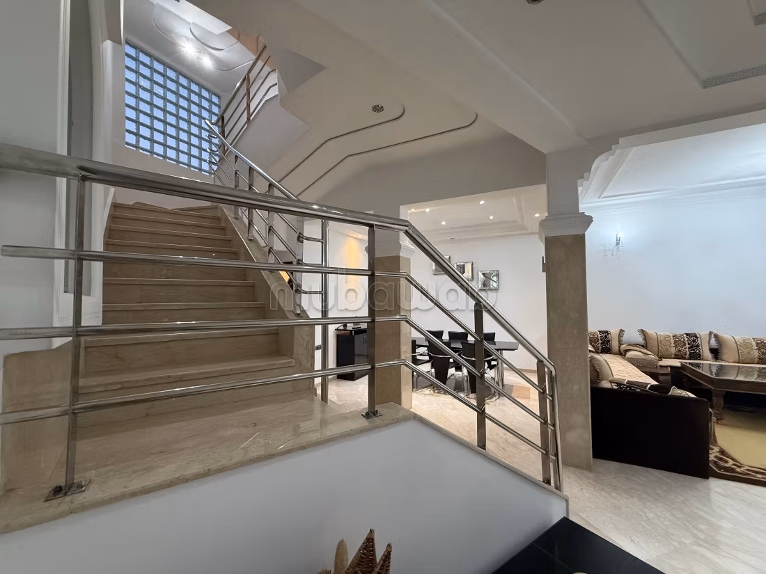 Location villa 4 pleasant bedrooms. Traditional living room and satellite antenna system