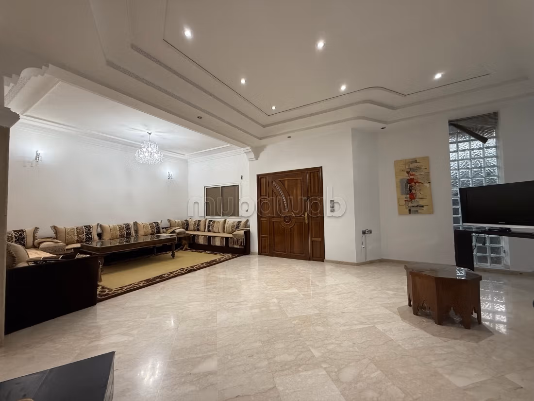 Location villa 4 pleasant bedrooms. Traditional living room and satellite antenna system