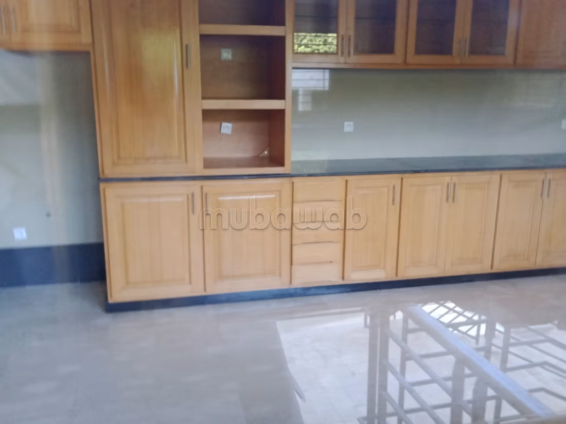 Location Bureau open space 1000m2 
Souissi