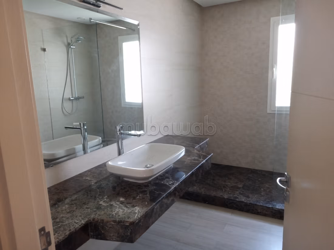 Location Bureau open space 1000m2 
Souissi