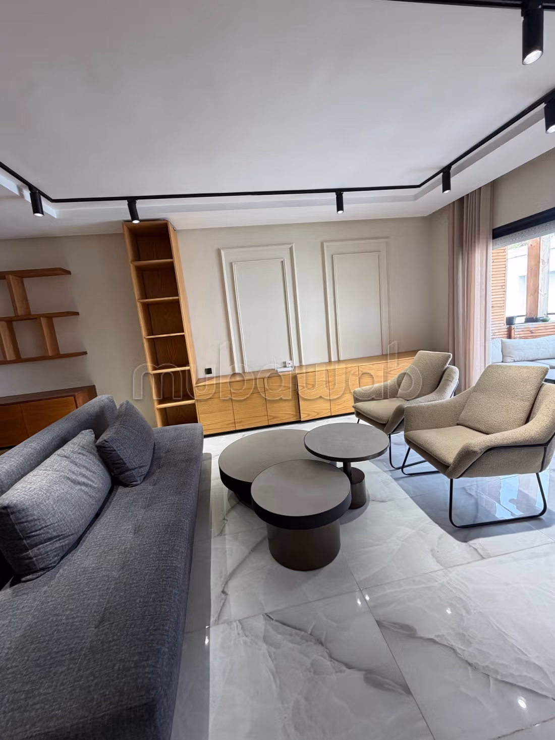 Superbe appartement duplex avec toit-terrasse à louer à Racine. 3 chambres. Entièrement meublé — 2
