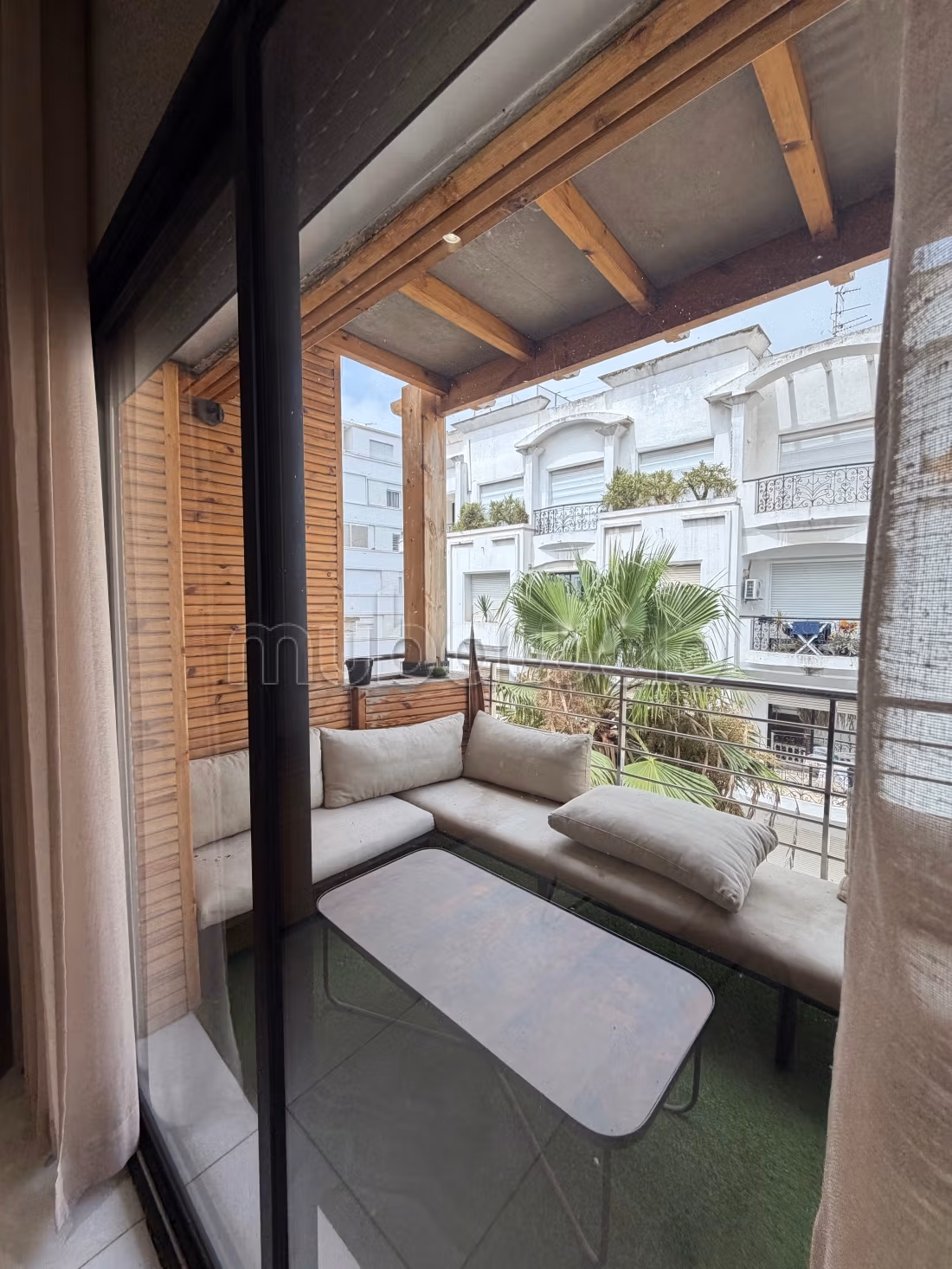Superbe appartement duplex avec toit-terrasse à louer à Racine. 3 chambres. Entièrement meublé — 5