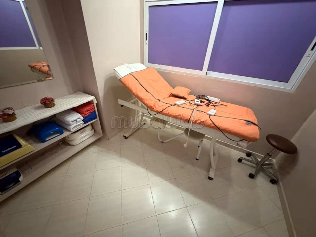 Vendita di SPA e salone di bellezza e parrucchiere
