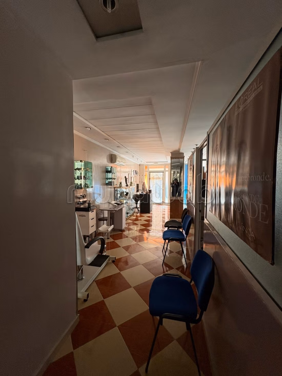 Vendita di SPA e salone di bellezza e parrucchiere