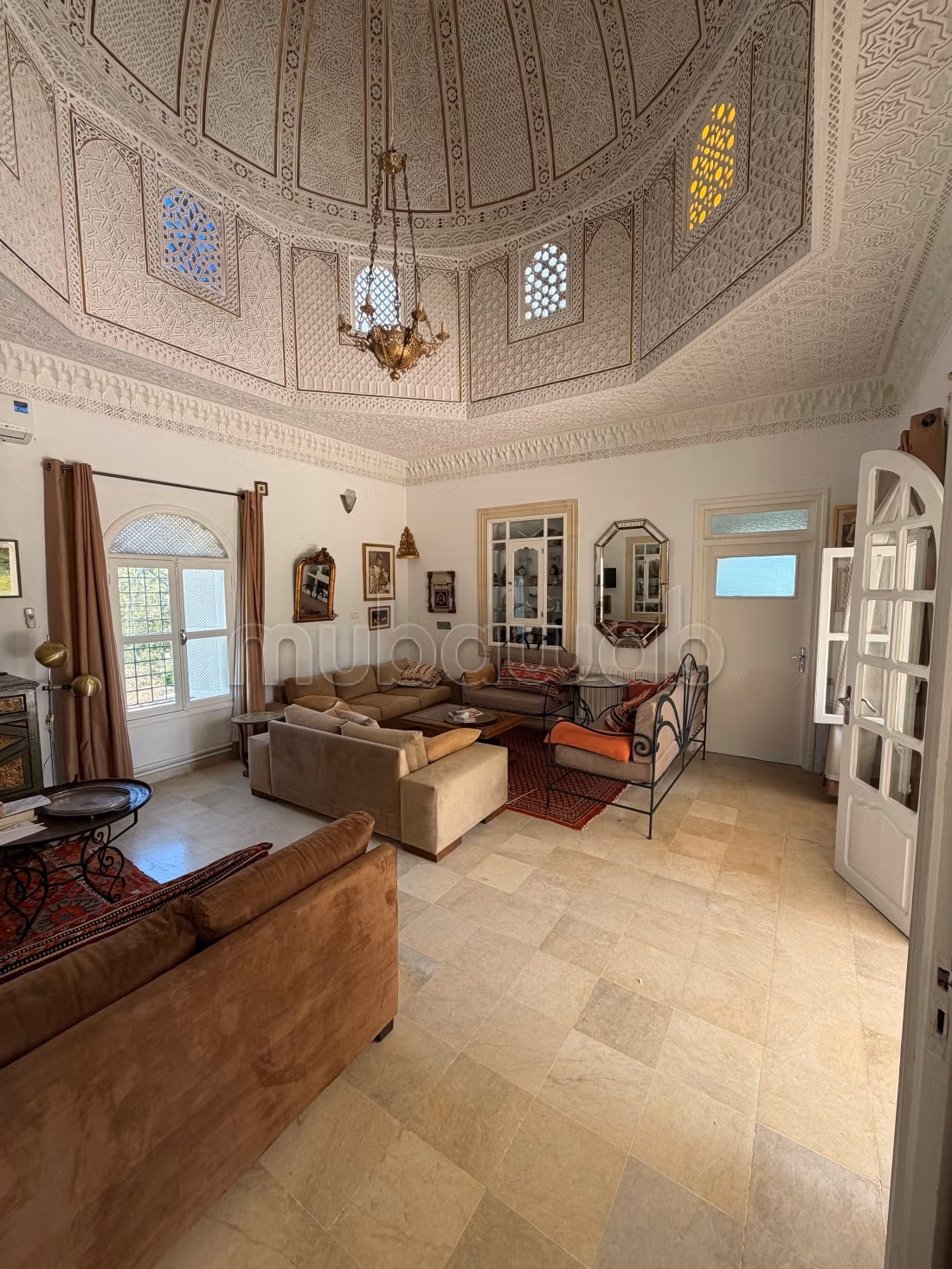 Casa Tradizionale con Bellissimo Giardino a Mornag. 2 camere. Posti auto e bellissimo giardino