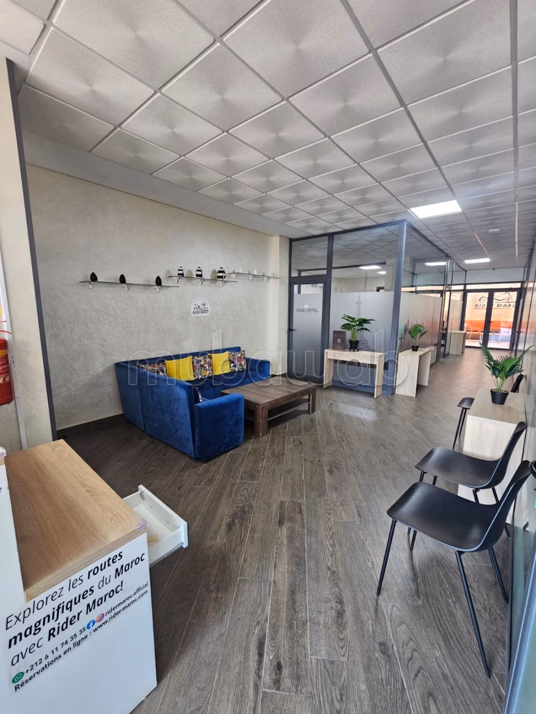 Edificio comercial en venta en el barrio industrial de Al Massar con una superficie de 840 m². 3 pisos de 280 m²