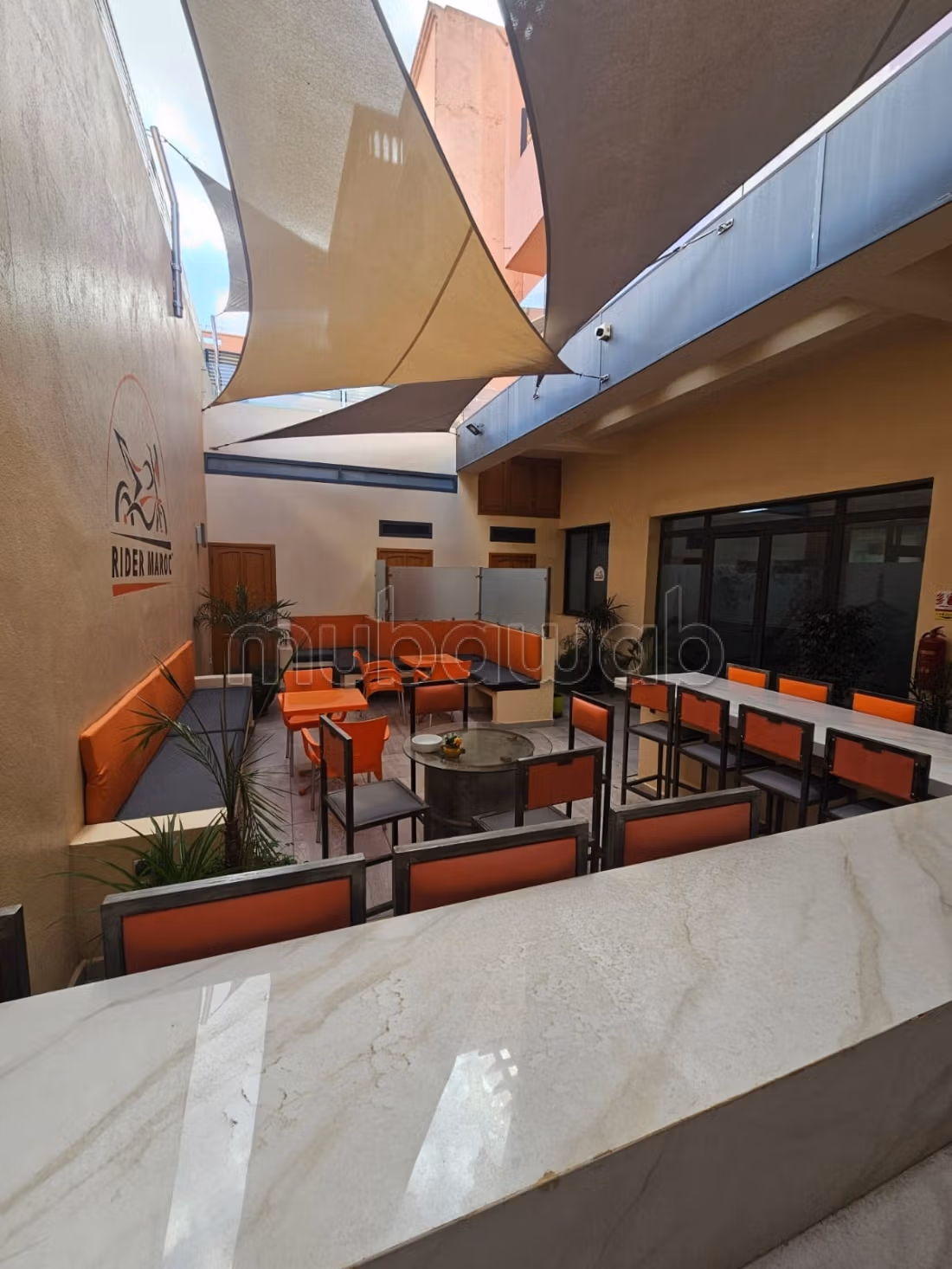 Edificio comercial en venta en el barrio industrial de Al Massar con una superficie de 840 m². 3 pisos de 280 m²