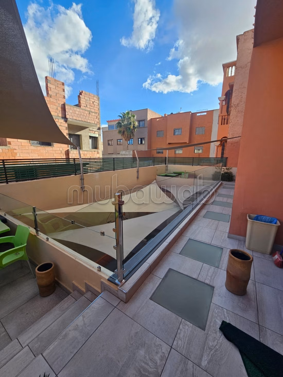 Edificio comercial en venta en el barrio industrial de Al Massar con una superficie de 840 m². 3 pisos de 280 m²