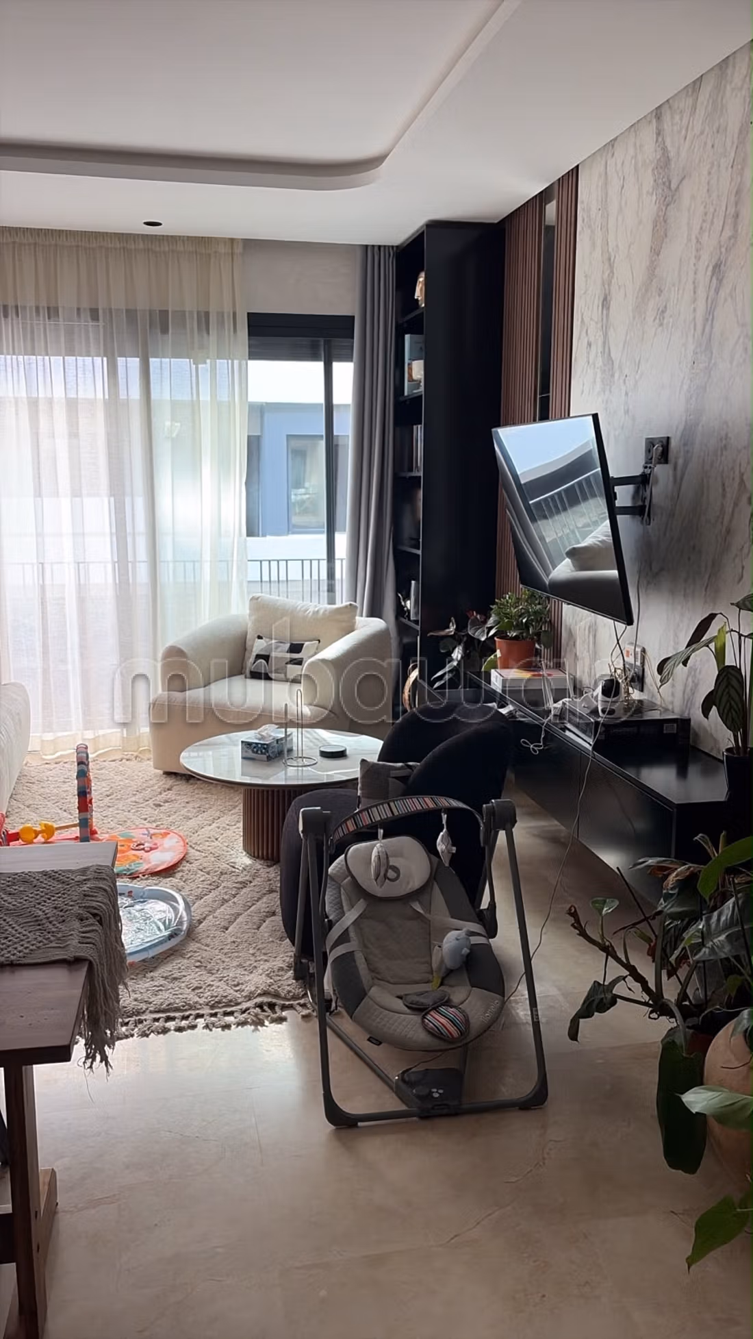 Location d'un appartement à Hermitage. 
Surface de 70 m². 
Ascenseur et garage — 6