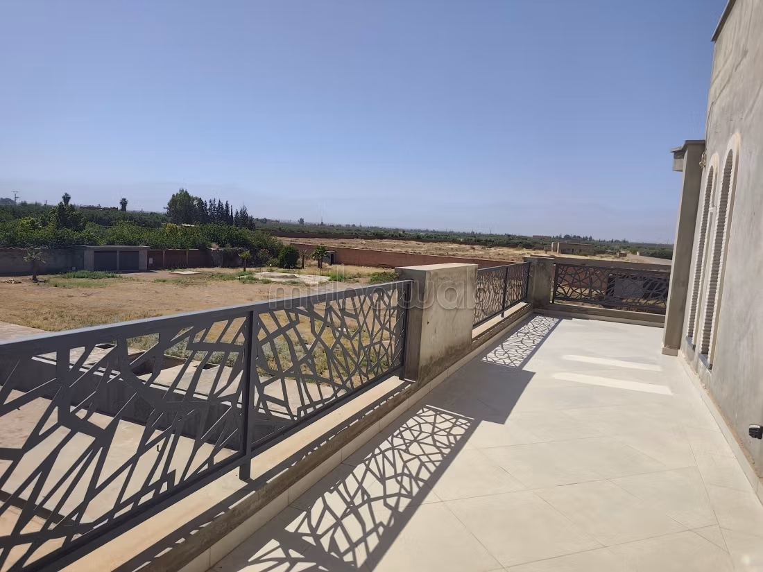 Guest palace for sale on Ourika Road Zaraba Canal. Total area 2500 m². Registered tourist project