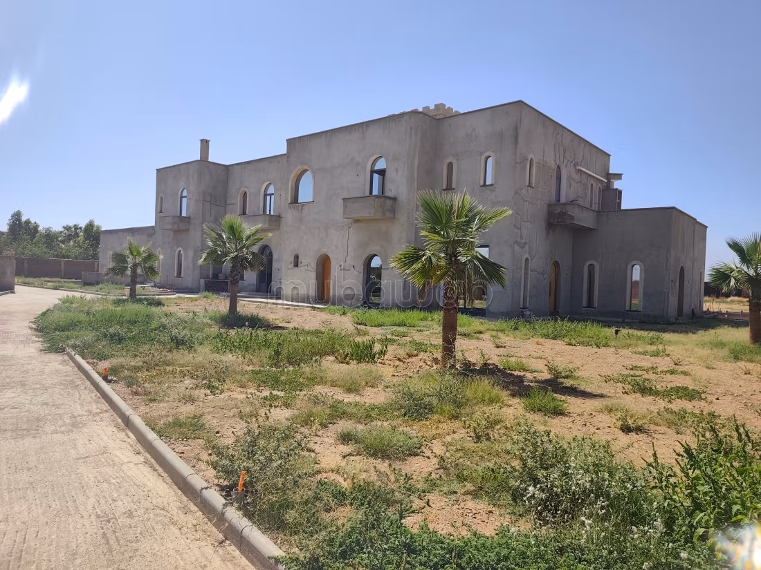 Guest palace for sale on Ourika Road Zaraba Canal. Total area 2500 m². Registered tourist project