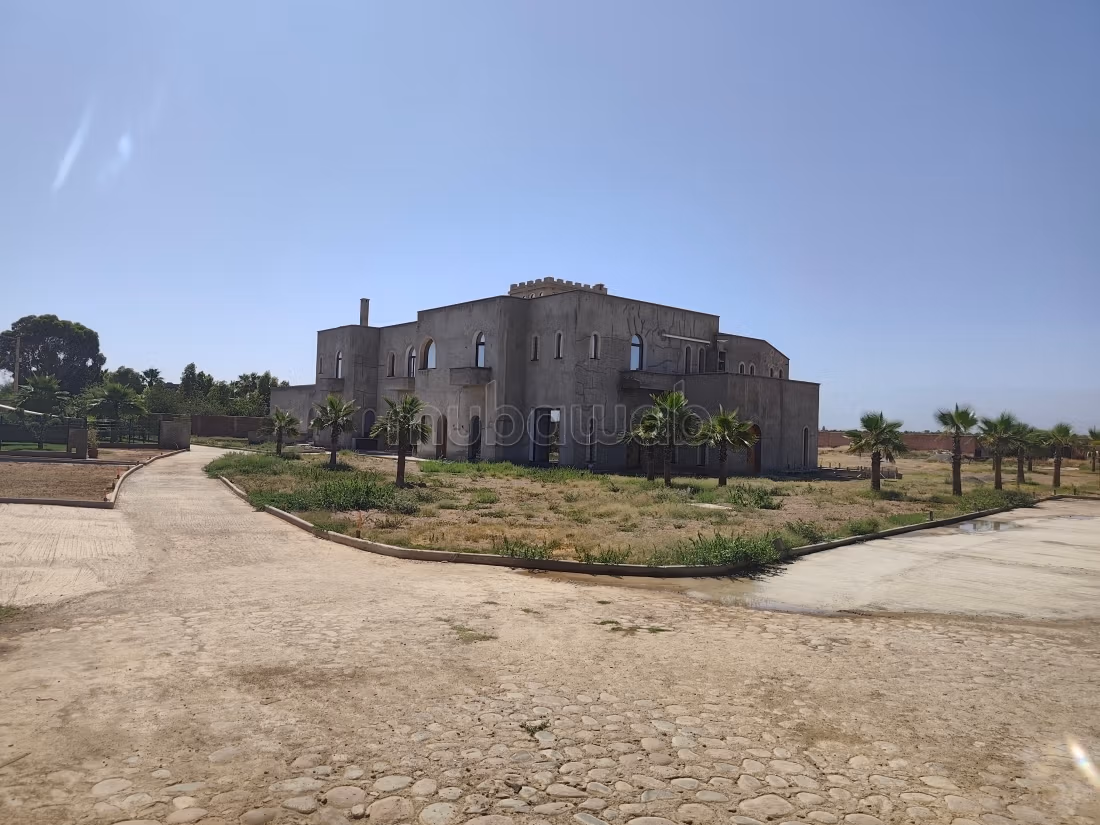 Guest palace for sale on Ourika Road Zaraba Canal. Total area 2500 m². Registered tourist project