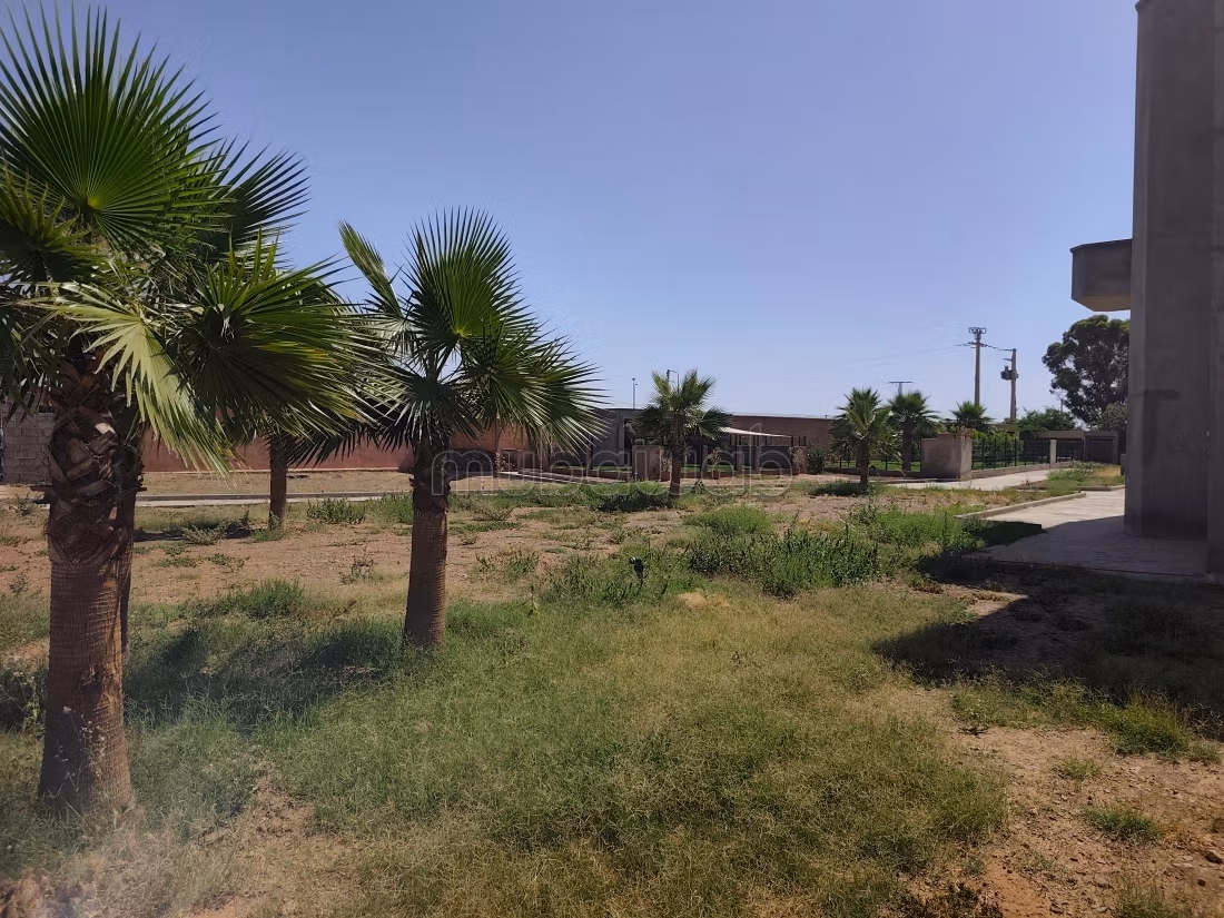 Guest palace for sale on Ourika Road Zaraba Canal. Total area 2500 m². Registered tourist project