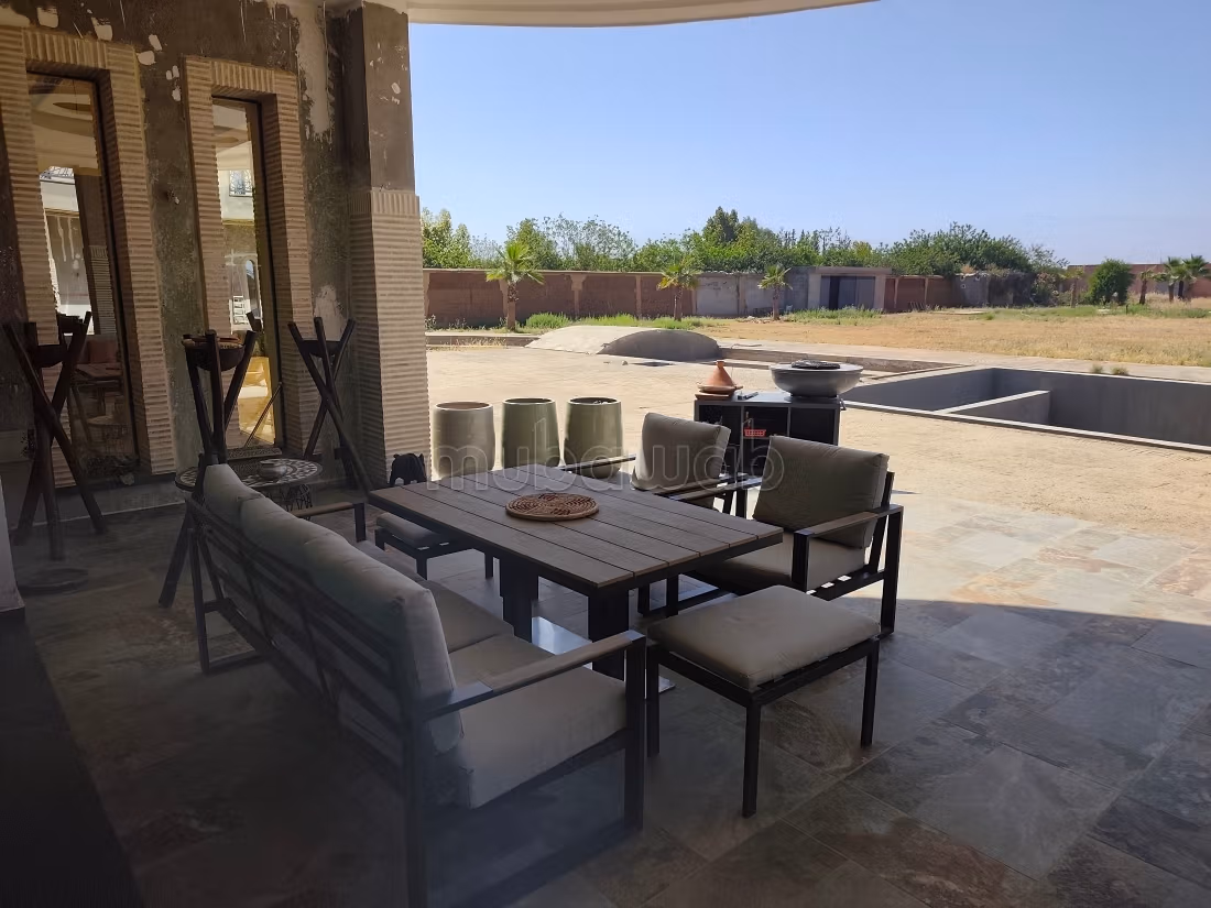 Guest palace for sale on Ourika Road Zaraba Canal. Total area 2500 m². Registered tourist project