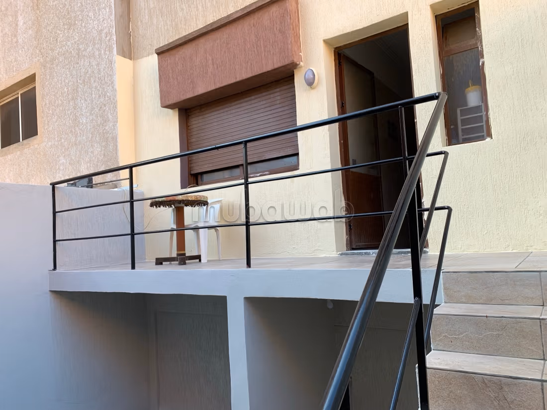 Vend appartement à Essaada. 
2 belles chambres. 
Terrasse et ascenseur