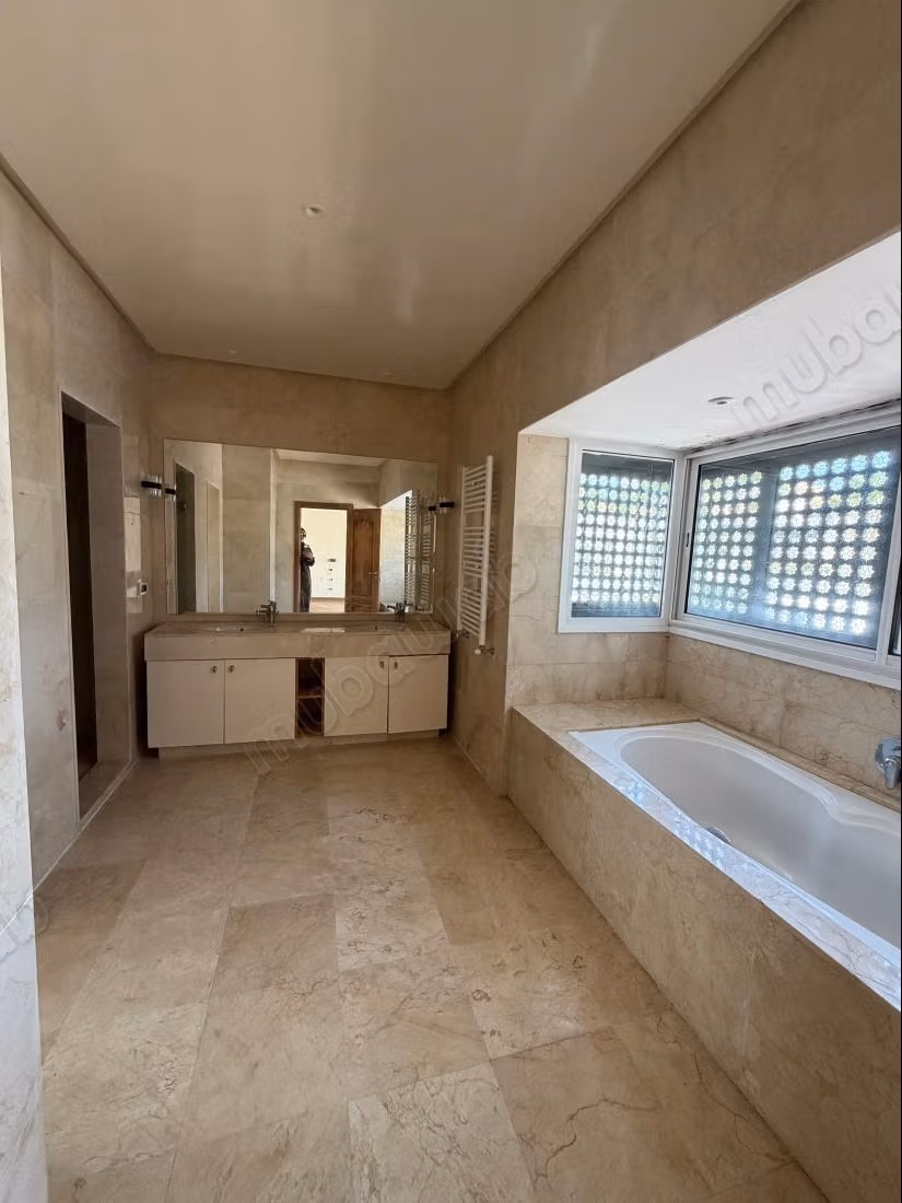 Magnificent villa for rent empty in Darbouazza