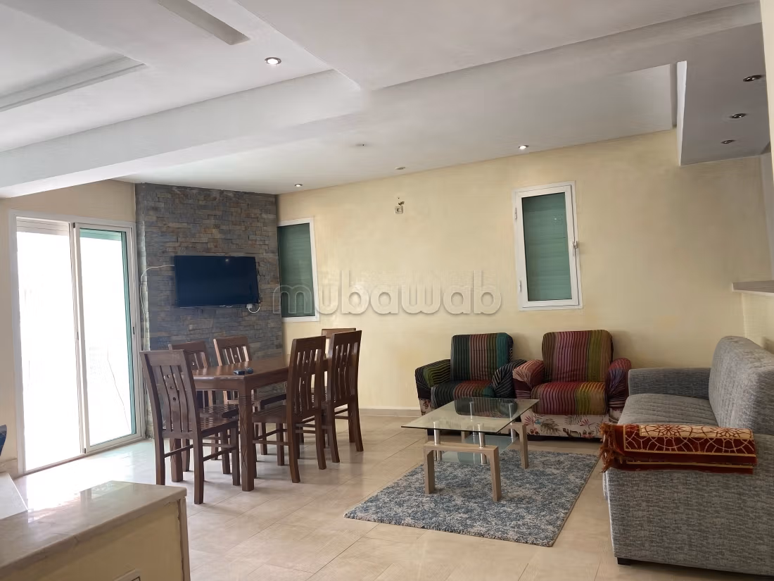 Apartments for rent with pool 4 comfortable rooms. Typical Moroccan living room, secure residence