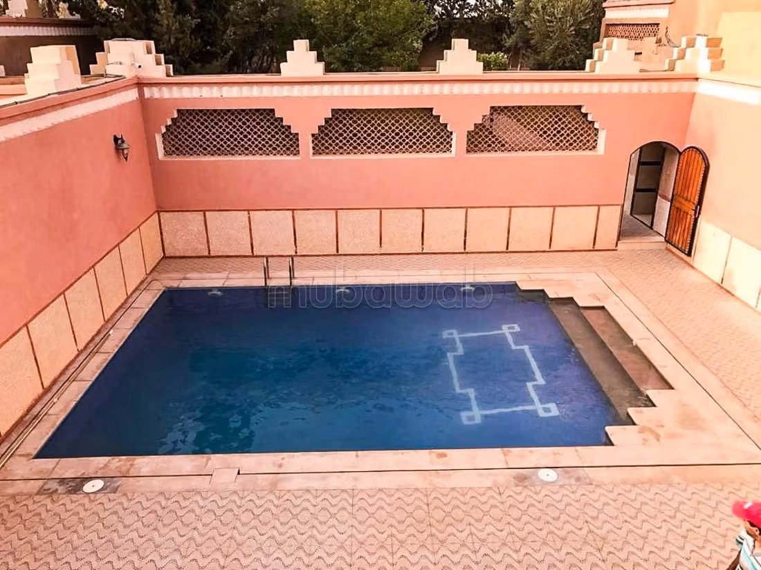 Villa de haut standing à vendre à Ouarzazate. 
8 chambres