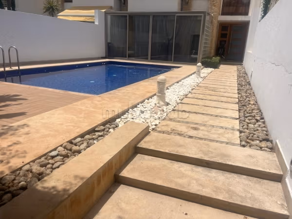 Ubicación de villa de alto standing en Ville Verte. 3 bonitas habitaciones. Amueblado