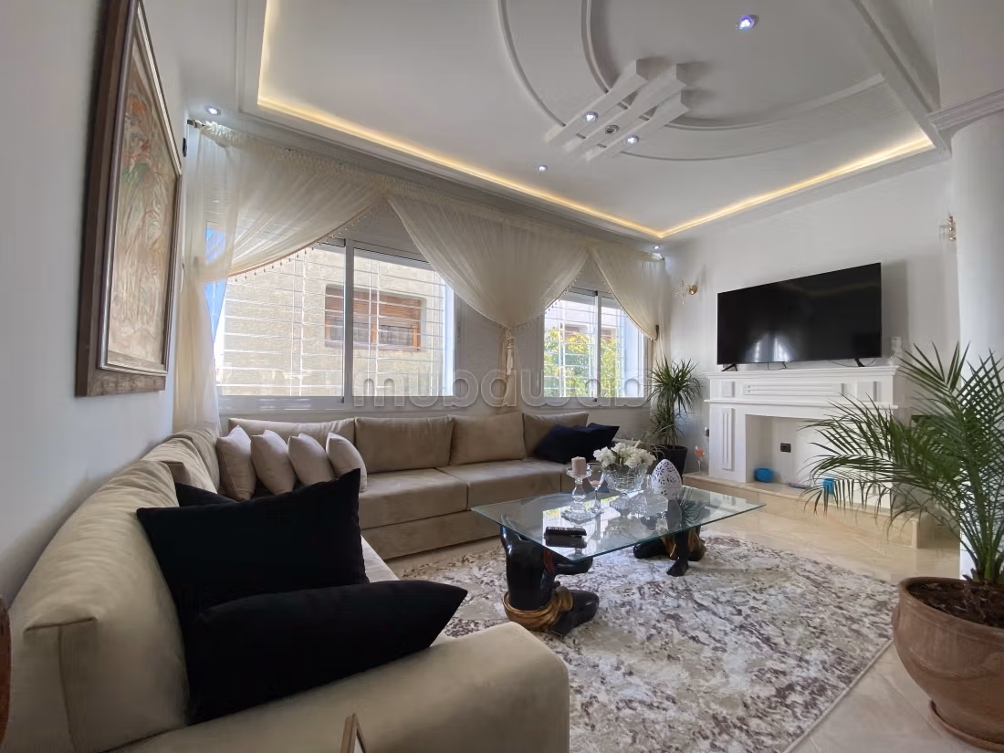 Location saisonnière à Agdal. 
Surface de 170 m². 
Service de concierge et climatisation