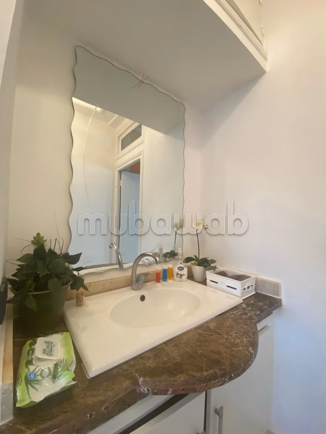 Location saisonnière à Agdal. 
Surface de 170 m². 
Service de concierge et climatisation