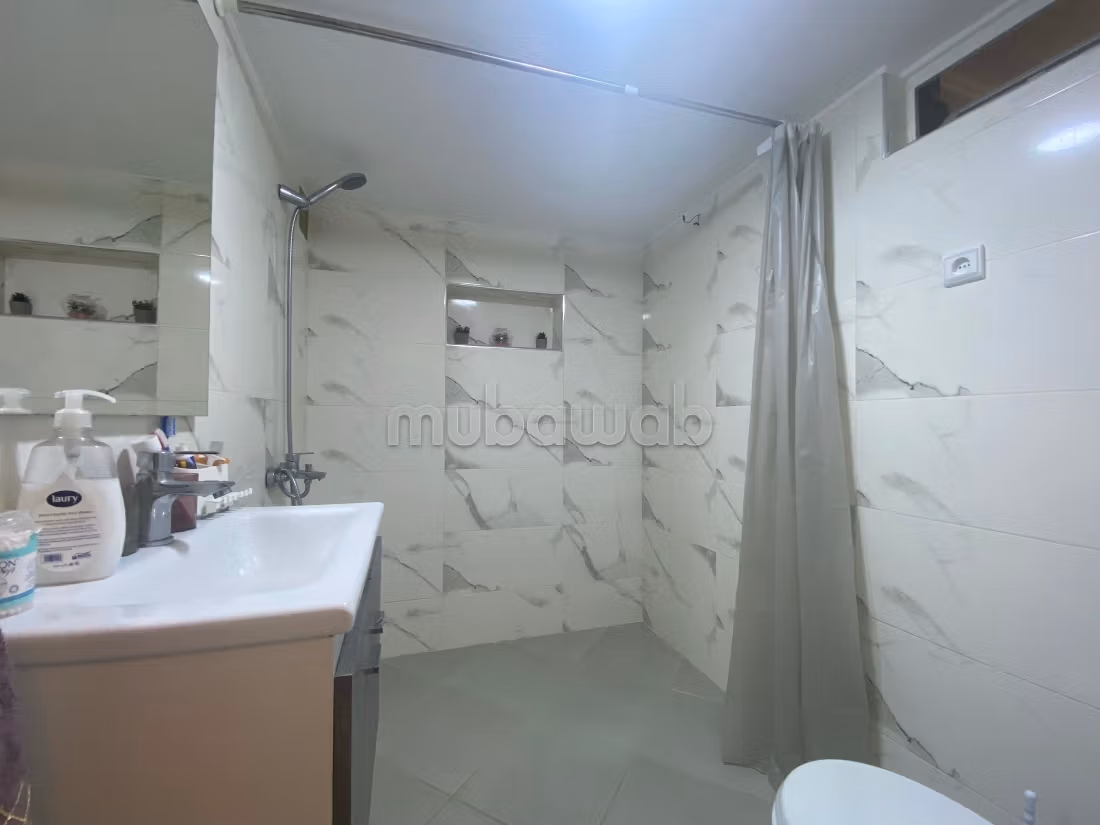 Location saisonnière à Agdal. 
Surface de 170 m². 
Service de concierge et climatisation