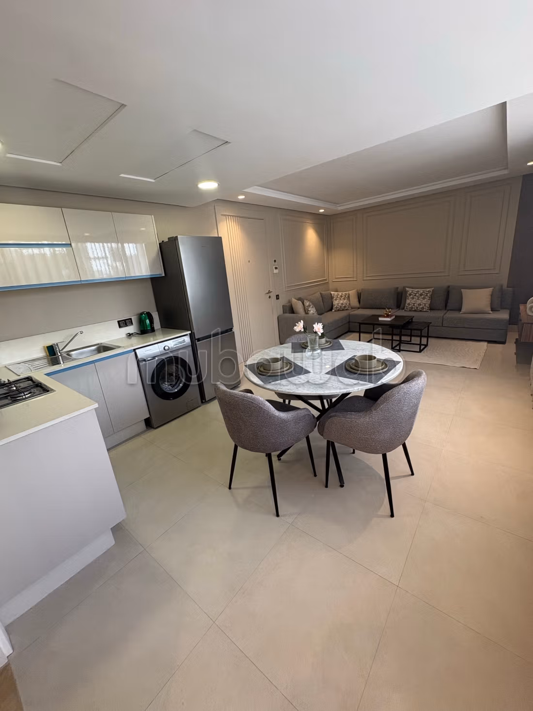 Louez cet appartement à Bourgogne Ouest.
1 Pièce. Meublé