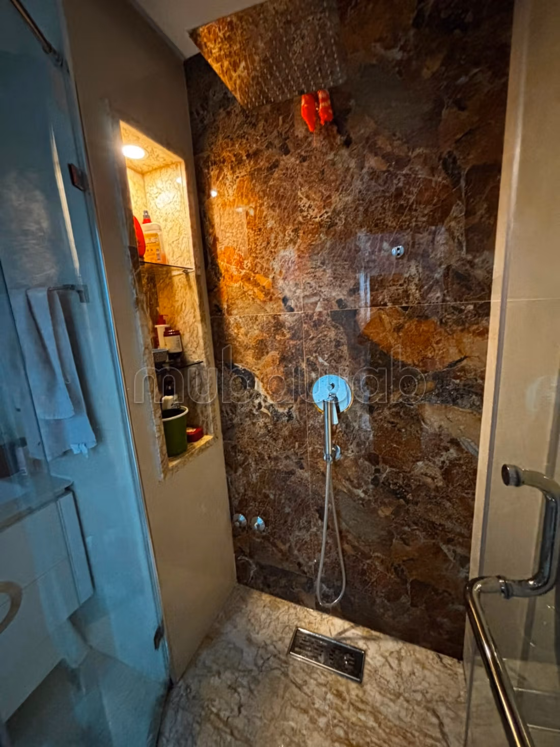 Apartamento en venta en una residencia con piscina en Buzníque