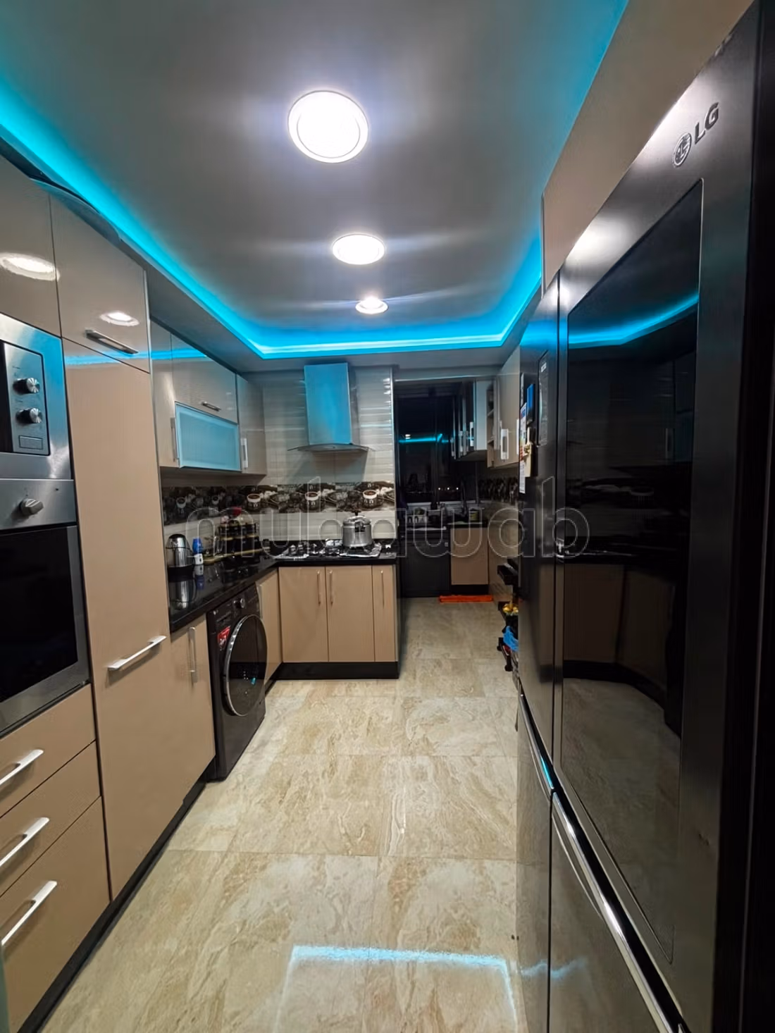 Apartamento en venta en una residencia con piscina en Buzníque