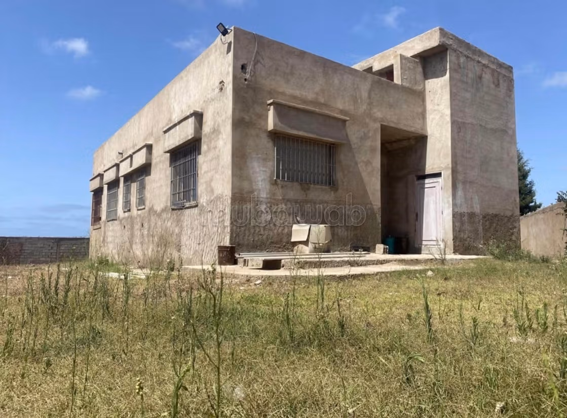 Ferme et Terrain sur goudrone sans intermediaire