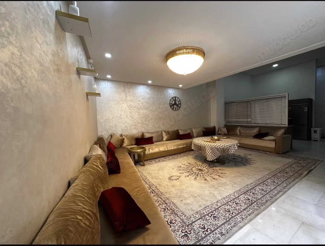 Vend appartement à Palmier. 1 Pièce. Bien meublé