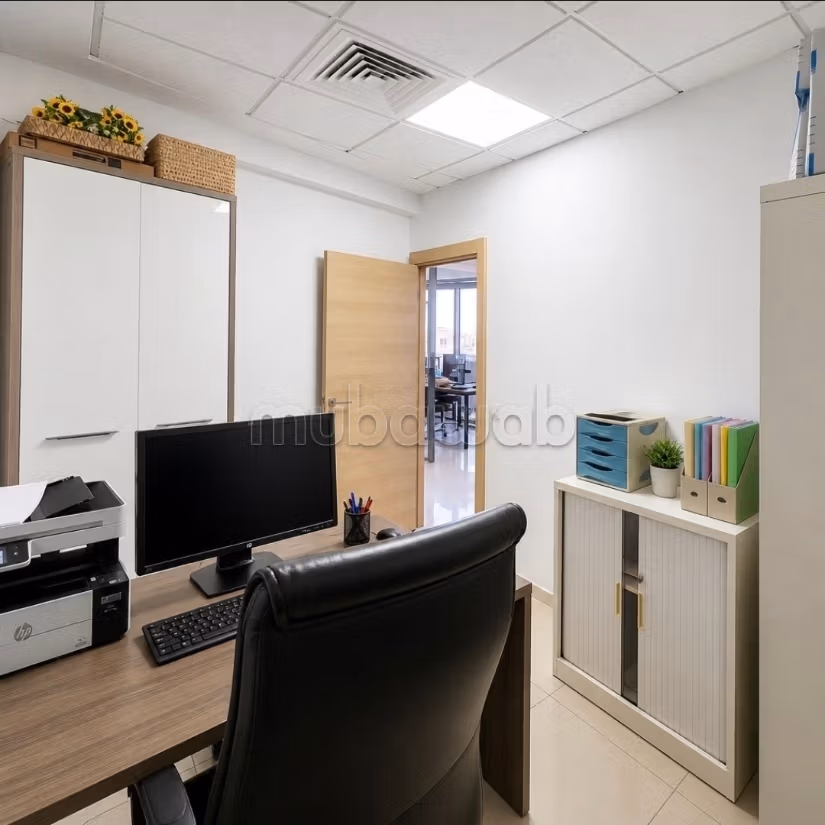Bureaux à louer à Guéliz. Surface de 101 m². Résidence avec concierge, climatisation générale