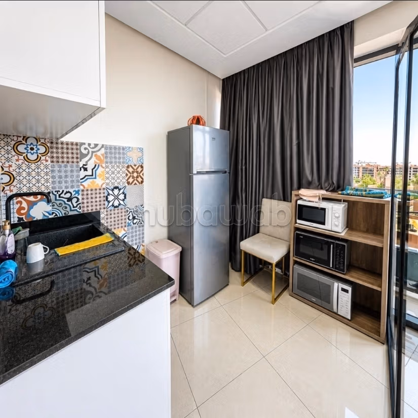Bureaux à louer à Guéliz. Surface de 101 m². Résidence avec concierge, climatisation générale