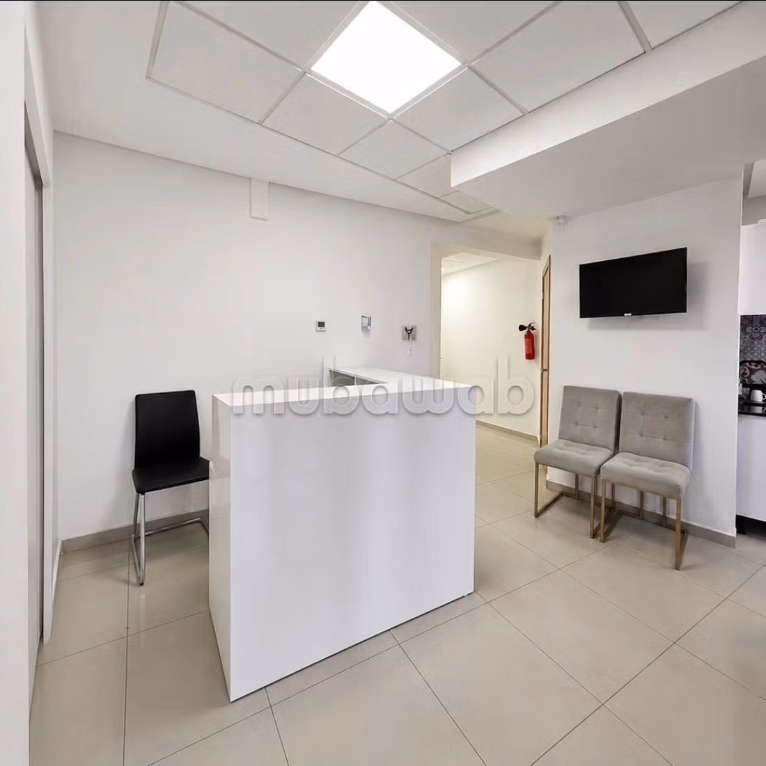 Bureaux à louer à Guéliz. Surface de 101 m². Résidence avec concierge, climatisation générale