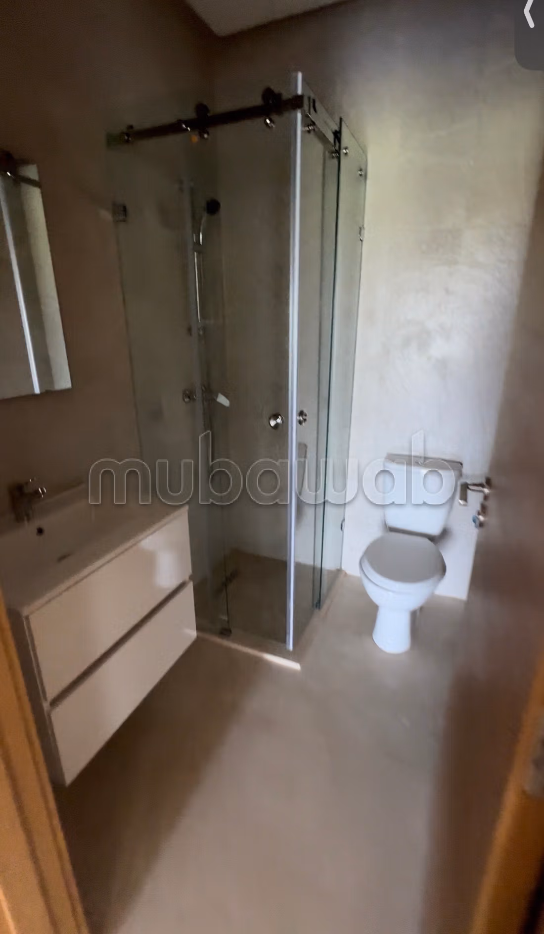 Rez de chaussée à louer vide
Prestigia — 3