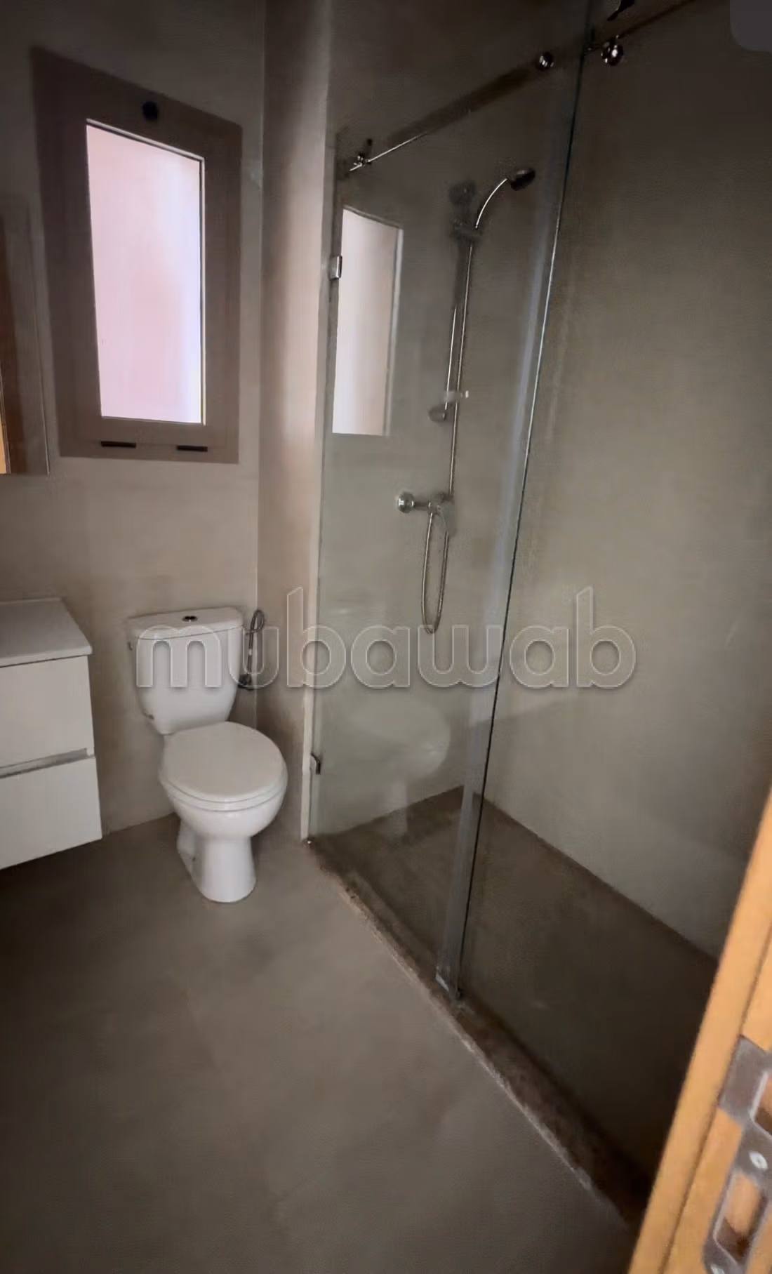 Rez de chaussée à louer vide
Prestigia — 4