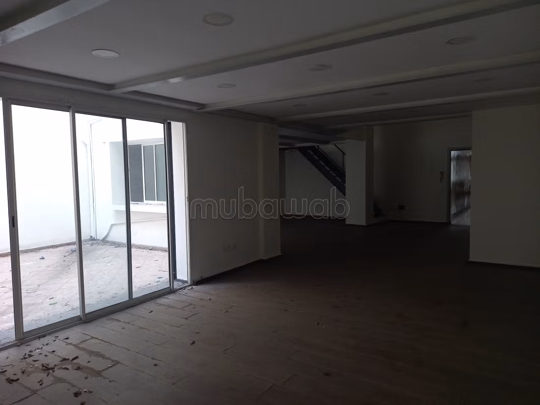 In affitto ufficio 164m2 Palmier
