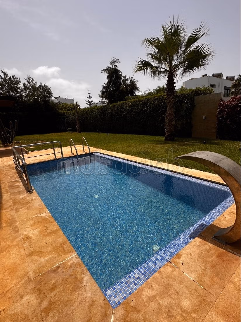 Magnifica villa in affitto a Dar Bouazza. 6 camere accoglienti. Arredata
