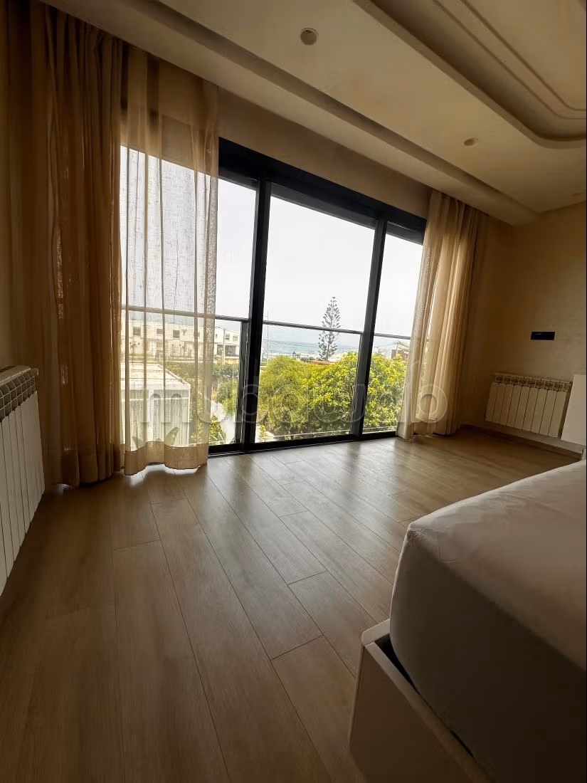Magnifica villa in affitto a Dar Bouazza. 6 camere accoglienti. Arredata