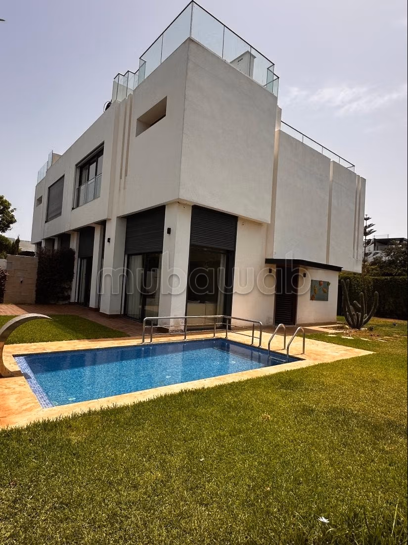 Magnifica villa in affitto a Dar Bouazza. 6 camere accoglienti. Arredata