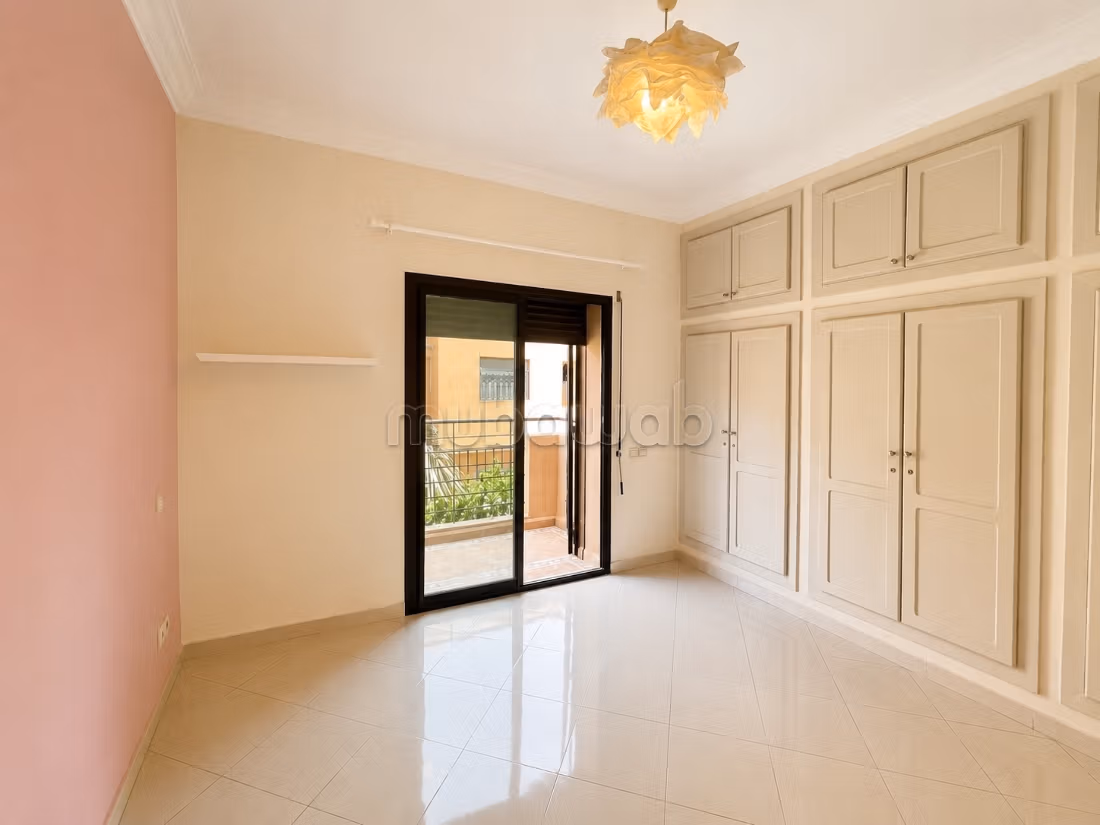 Villa 5 Camere con Giardino Privato, Targa