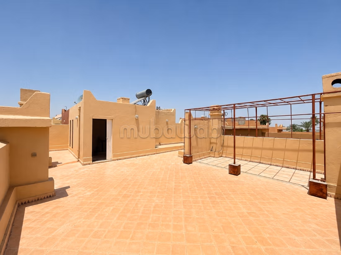 Villa 5 Camere con Giardino Privato, Targa