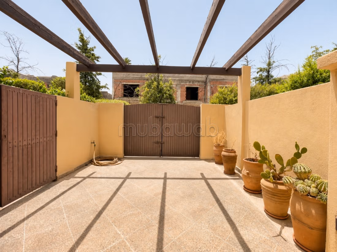 Villa 5 Camere con Giardino Privato, Targa
