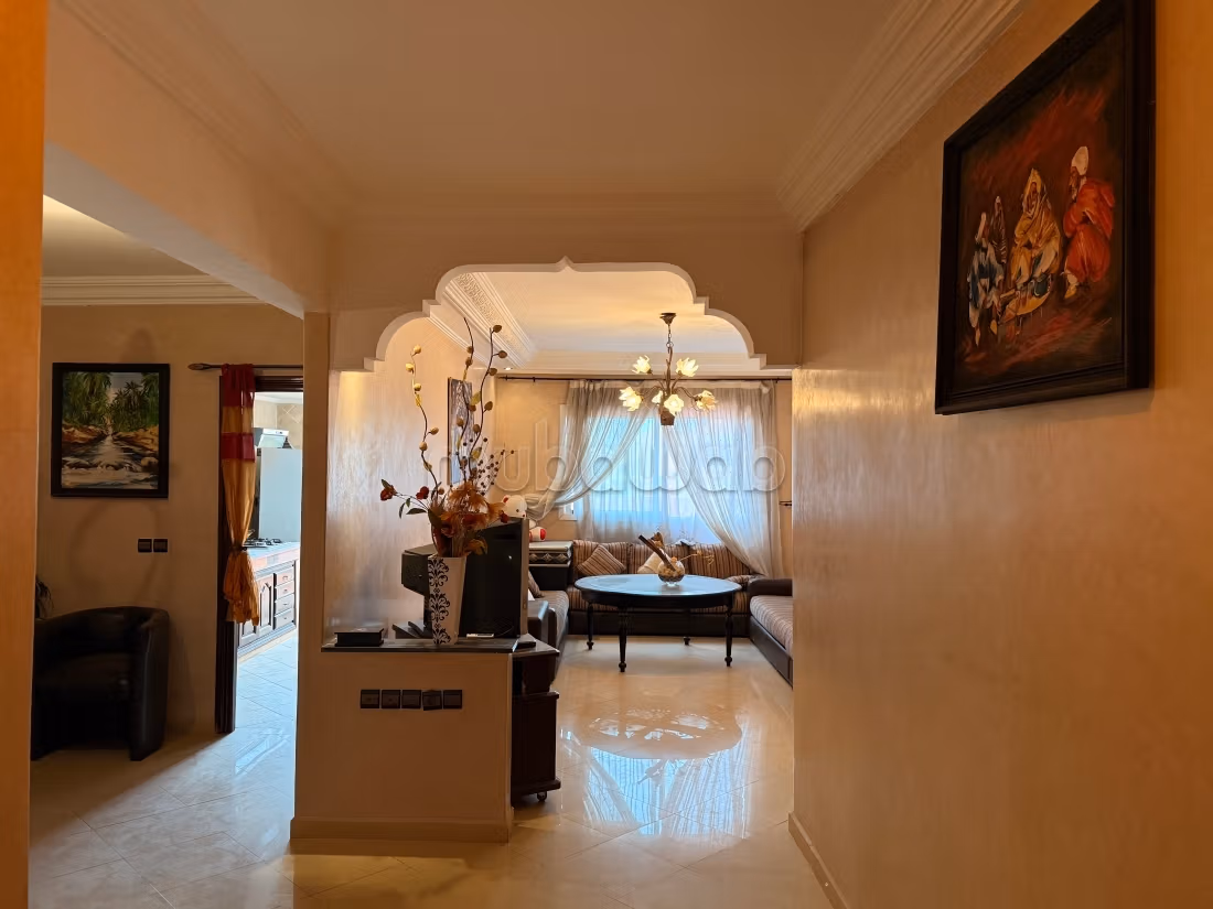 Bel appartement lumineux avec grande terrasse — 2