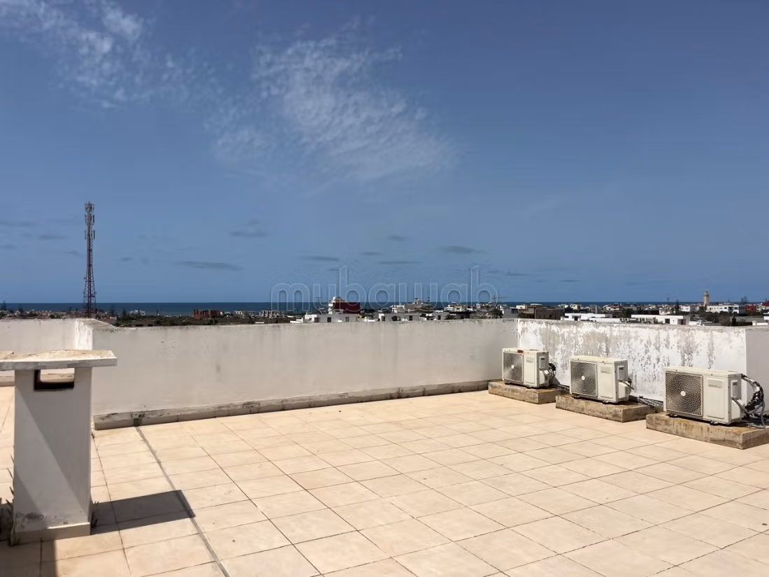 Stunning apartment for sale in Dar Bouazza in a residence with a pool. 3 bedrooms. Elevator and terrace