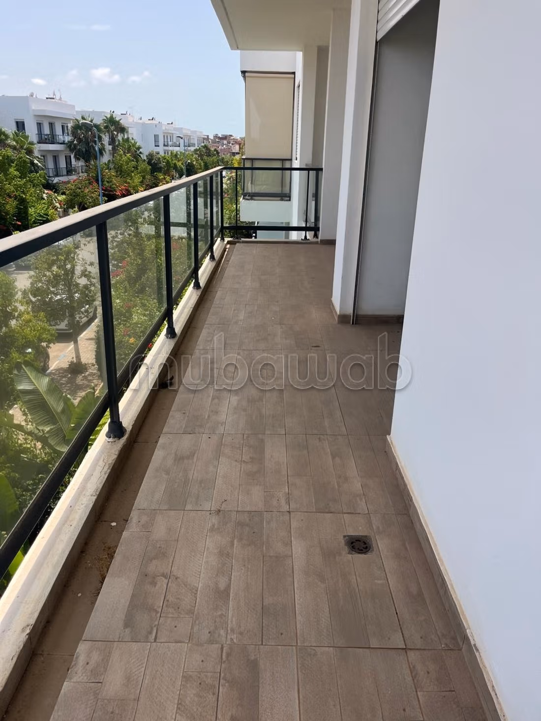 Stunning apartment for sale in Dar Bouazza in a residence with a pool. 3 bedrooms. Elevator and terrace