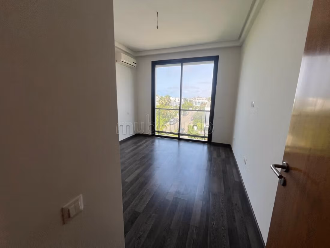 Stunning apartment for sale in Dar Bouazza in a residence with a pool. 3 bedrooms. Elevator and terrace