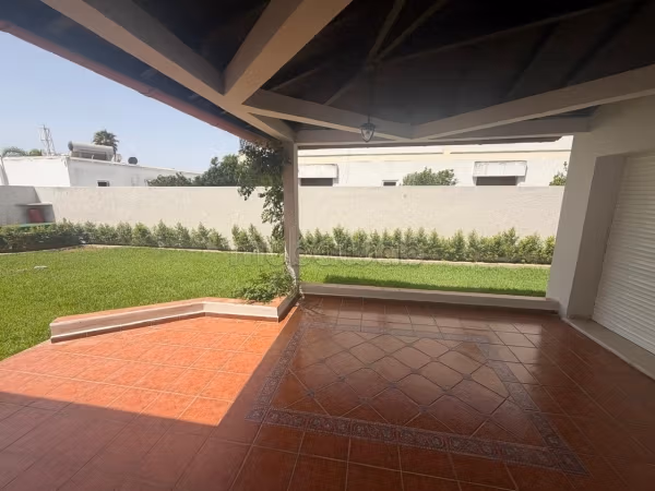 Villa te koop in de buurt van Bir Rmi, Kenitra